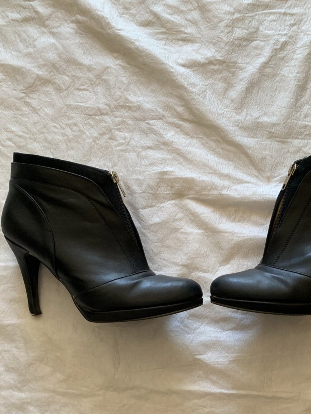 Nine West Leather & Suede Ankle Boots - Black - ~4" Heel - Size 9.5M - Zipper